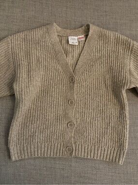 Zara cardigan for kids 4-5 years old.